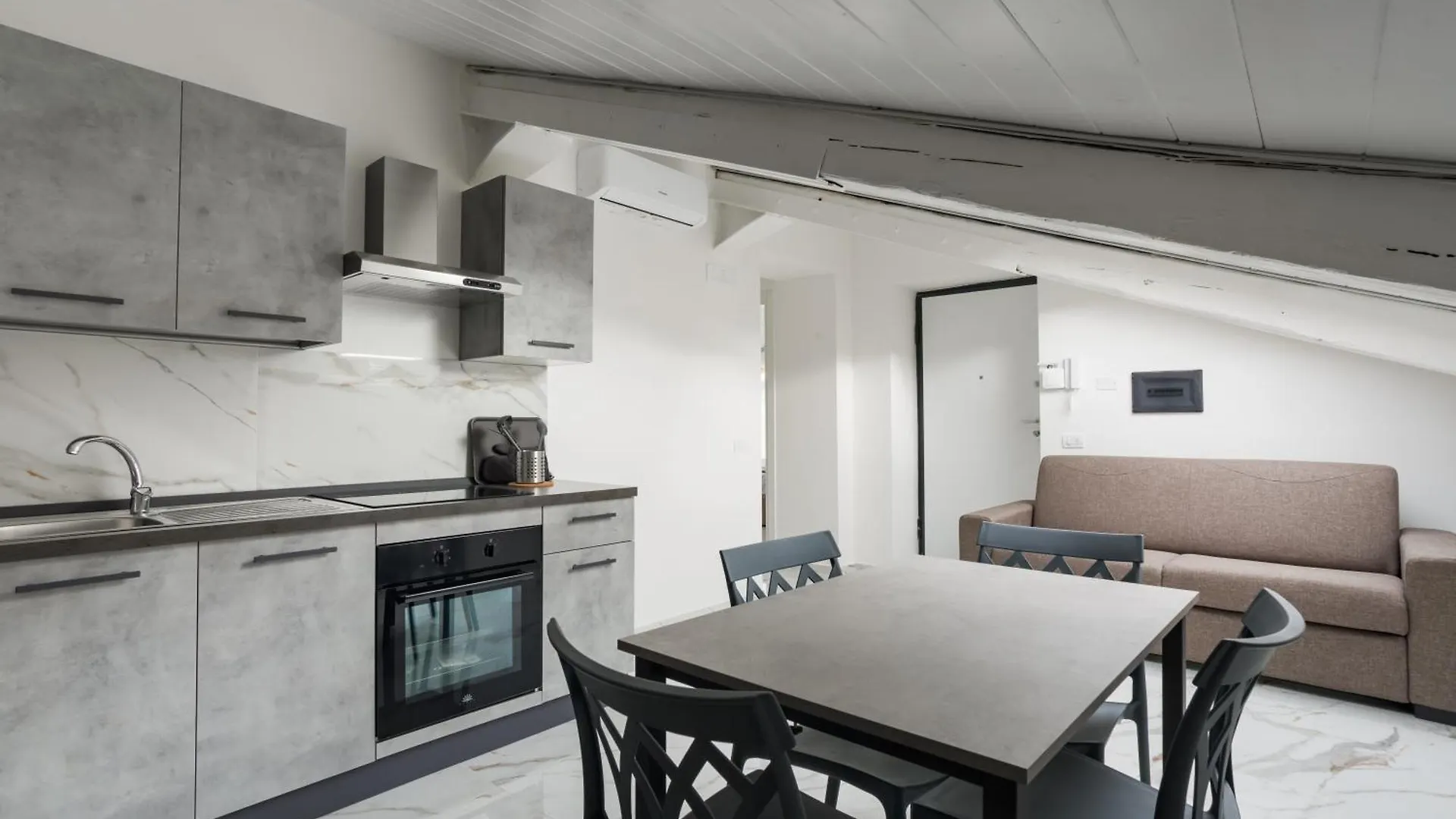 Attico Bella Napoli Lejlighedshotel 0*,  Italien